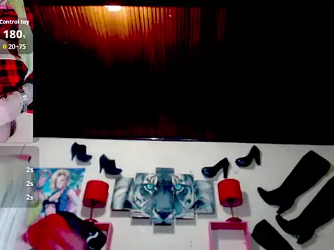 Snapshot of blondehot5v chatting on September 28, 10:39 pm blondehot5v online show from September 28, 10:39 pm