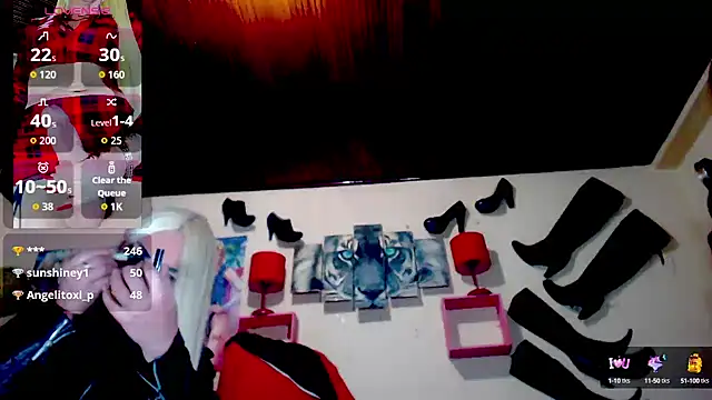 Snapshot of blondehot5v chatting on October 6, 12:23 am blondehot5v online show from October 6, 12:23 am
