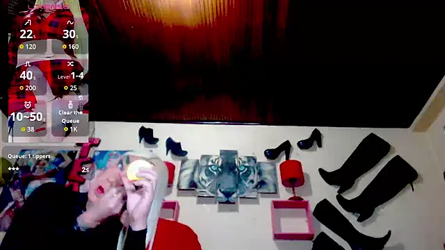 Snapshot of blondehot5v chatting on October 1, 12:20 pm blondehot5v online show from October 1, 12:20 pm