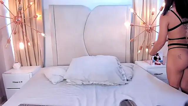 Snapshot of rubyrouge__ chatting on November 11, 6:25 pm rubyrouge online show from November 11, 6:25 pm