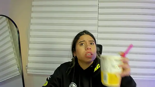 Rachell criss online show from November 15, 3:54 am