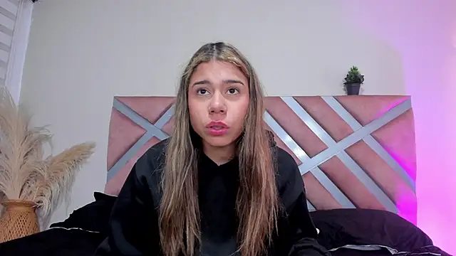 Rachell criss online show from June 2, 4:23 am
