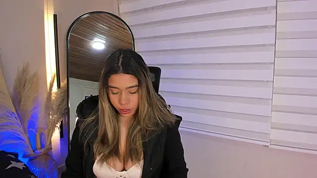 Rachell criss online show from October 25, 4:00 am