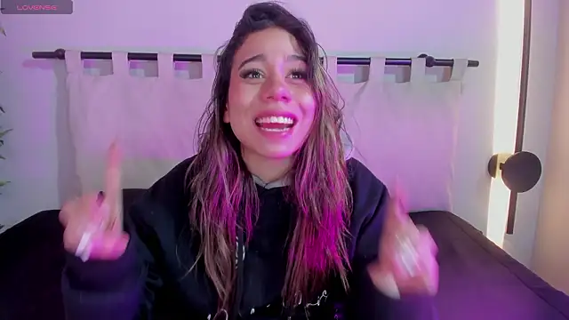 Rachell criss online show from March 12, 4:18 am