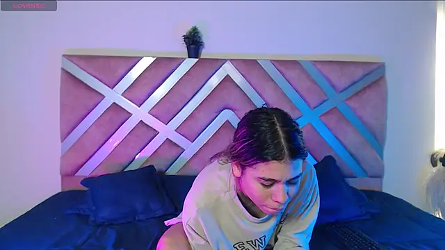 Rachell criss online show from September 26, 3:46 am