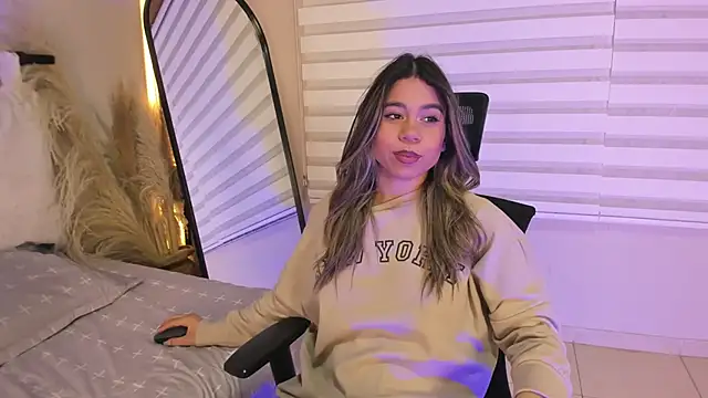 Rachell criss online show from November 13, 3:43 am