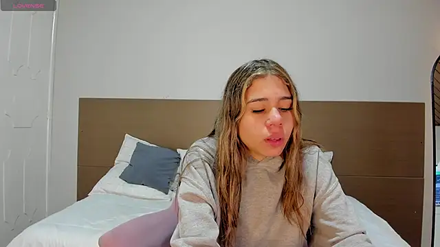 Rachell criss online show from May 13, 3:57 am
