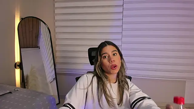 Rachell criss online show from November 9, 4:16 am