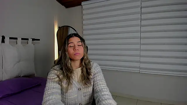 Rachell criss online show from December 5, 3:49 am