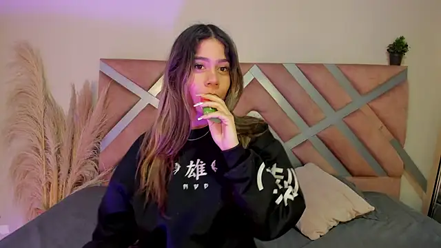 Rachell criss online show from April 1, 4:14 am