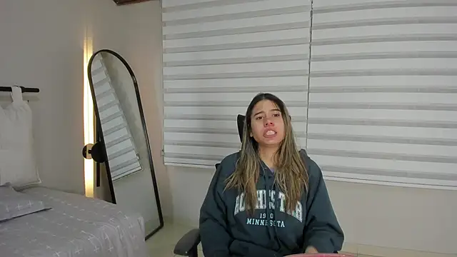 Rachell criss online show from November 27, 4:02 am