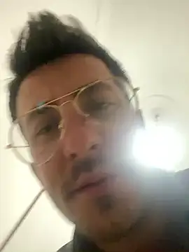 Snapshot of emredenizz07 chatting on October 9, 9:48 pm emredenizz07 online show from October 9, 9:48 pm