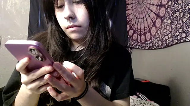Snapshot of London_Ray chatting on June 5, 10:37 pm London Ray online show from June 5, 10:37 pm