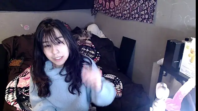 London Ray online show from February 18, 6:11 am