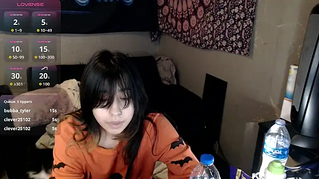 London Ray online show from October 27, 6:03 am