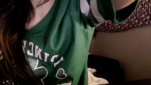 Snapshot of London_Ray chatting on May 13, 2:40 am London Ray online show from May 13, 2:40 am