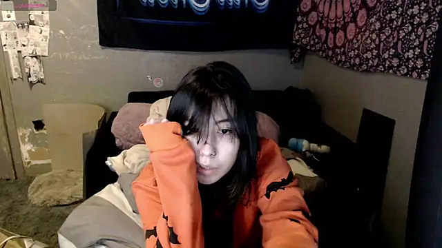 London Ray online show from October 19, 5:43 am