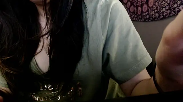 Snapshot of London_Ray chatting on May 9, 12:14 am London Ray online show from May 9, 12:14 am