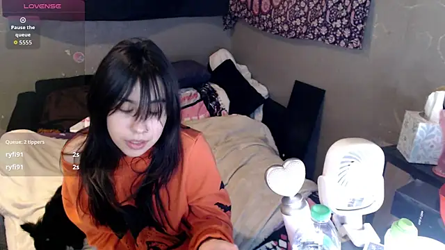 London Ray online show from February 5, 6:42 am