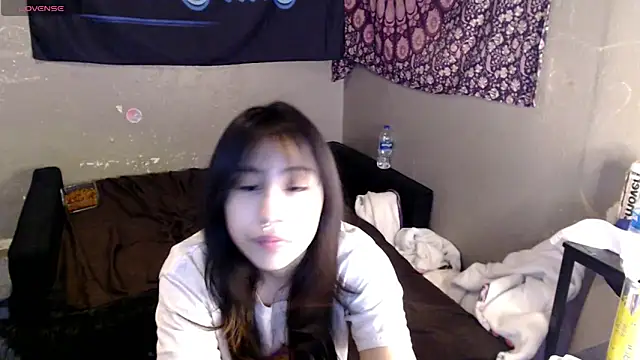 London Ray online show from March 12, 6:23 pm