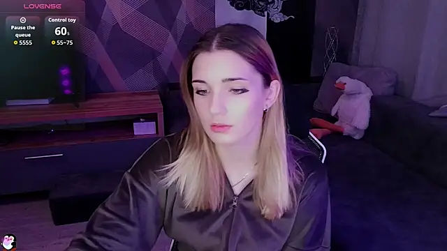 Sandy Belle online show from November 12, 7:29 pm