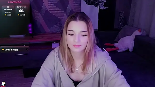 Sandy Belle online show from November 7, 7:51 pm