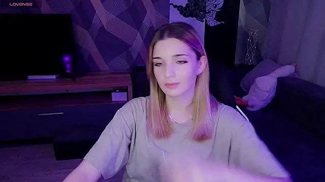 Sandy Belle online show from October 25, 1:45 pm