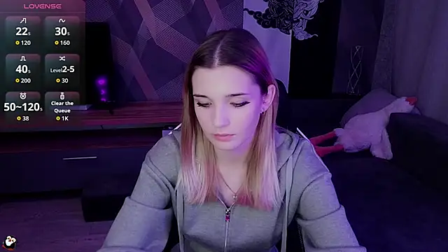 Sandy Belle online show from October 28, 7:13 pm