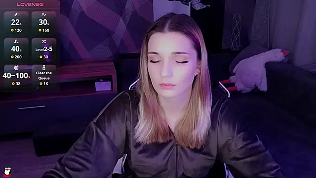 Sandy Belle online show from November 8, 8:34 pm