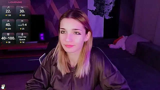 Sandy Belle online show from September 17, 6:32 pm