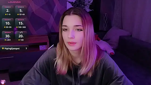 Sandy Belle online show from November 19, 8:42 pm