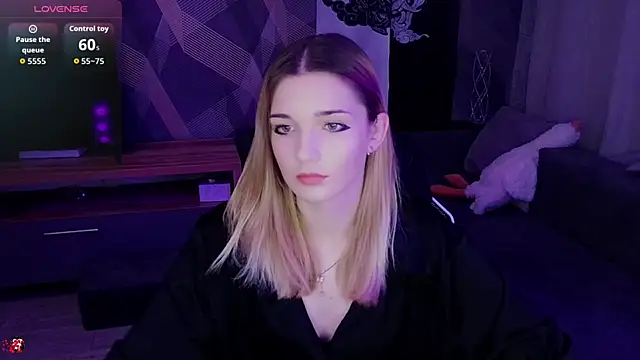 Sandy Belle online show from November 11, 8:14 pm