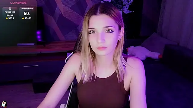 Sandy Belle online show from October 8, 7:25 pm