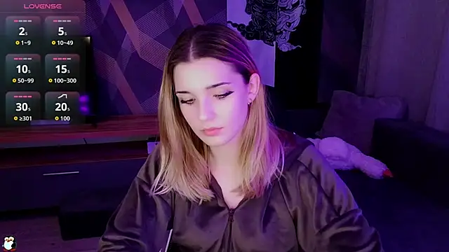 Sandy Belle online show from October 9, 9:04 pm