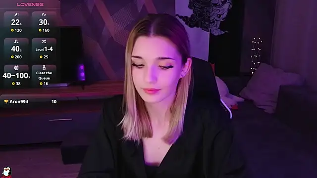 Sandy Belle online show from September 9, 6:06 pm