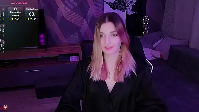 Sandy Belle online show from December 2, 11:50 pm