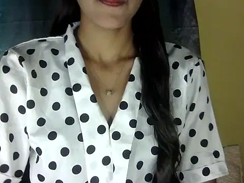 Snapshot of zara_Khan0 chatting on October 12, 2:13 am zara Khan0 online show from October 12, 2:13 am