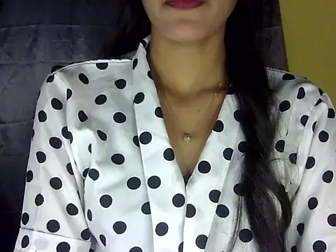 Snapshot of zara_Khan0 chatting on October 3, 2:18 pm zara Khan0 online show from October 3, 2:18 pm