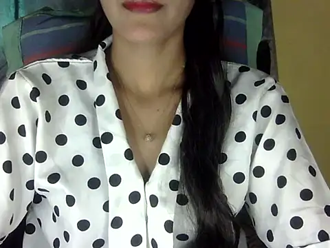 Snapshot of zara_Khan0 chatting on October 17, 3:32 am zara Khan0 online show from October 17, 3:32 am