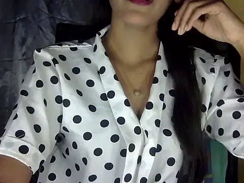 zara Khan0 online show from November 19, 1:44 pm