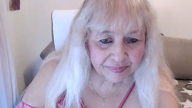 Snapshot of SusiLifeXXX chatting on September 8, 8:08 pm SusiLifeXXX online show from September 8, 8:08 pm