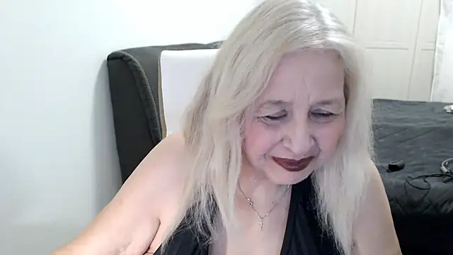 SusiLifeXXX online show from April 4, 8:15 pm