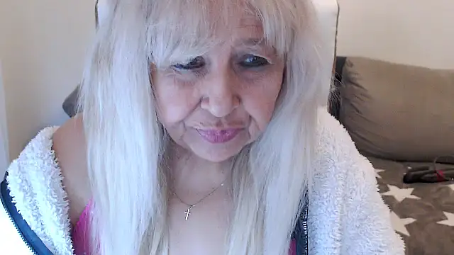 Snapshot of SusiLifeXXX chatting on October 3, 6:42 pm SusiLifeXXX online show from October 3, 6:42 pm