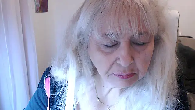 Snapshot of SusiLifeXXX chatting on October 11, 6:31 pm SusiLifeXXX online show from October 11, 6:31 pm