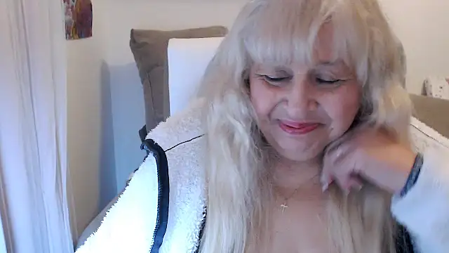 SusiLifeXXX online show from November 8, 11:30 pm