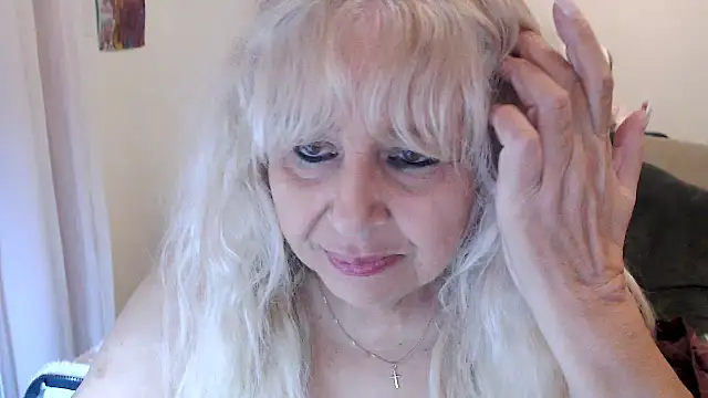 Snapshot of SusiLifeXXX chatting on October 15, 6:16 pm SusiLifeXXX online show from October 15, 6:16 pm