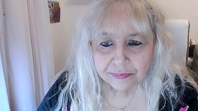 Snapshot of SusiLifeXXX chatting on October 6, 6:52 pm SusiLifeXXX online show from October 6, 6:52 pm