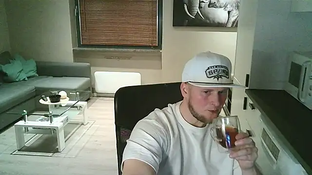 Snapshot of Dartanjanas13 chatting on October 24, 9:47 pm Dartanjanas13 online show from October 24, 9:47 pm