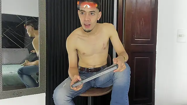  Axel 09 online show from April 18, 3:47 pm