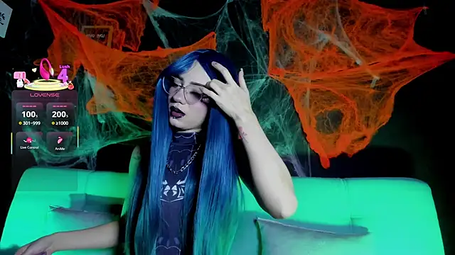 Snapshot of madiixwatson chatting on October 31, 10:12 am madiixwatson online show from October 31, 10:12 am